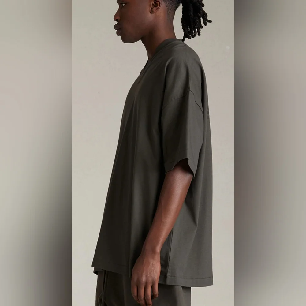 NWT FEAR OF GOD ESSENTIALS V-Neck T-shirt Ink Sz L - Picture 4 of 11